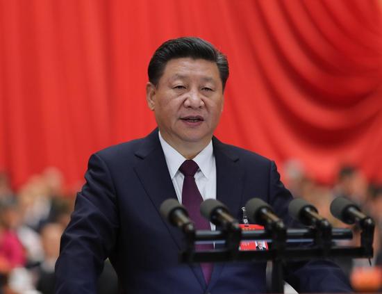 　10月18日，習(xí)近平在中國共產(chǎn)黨第十九次全國代表大會(huì)上作報(bào)告。新華社記者 鞠鵬 攝